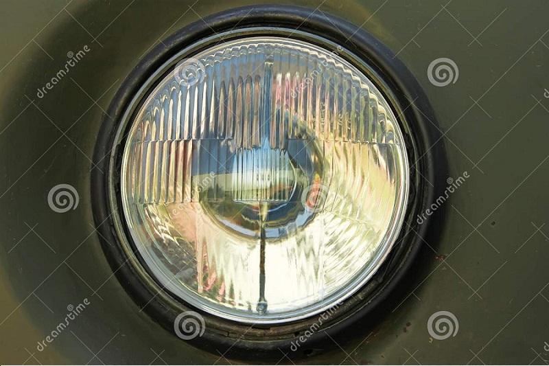 круг-фары-автомобиля-старый-19933312.jpg