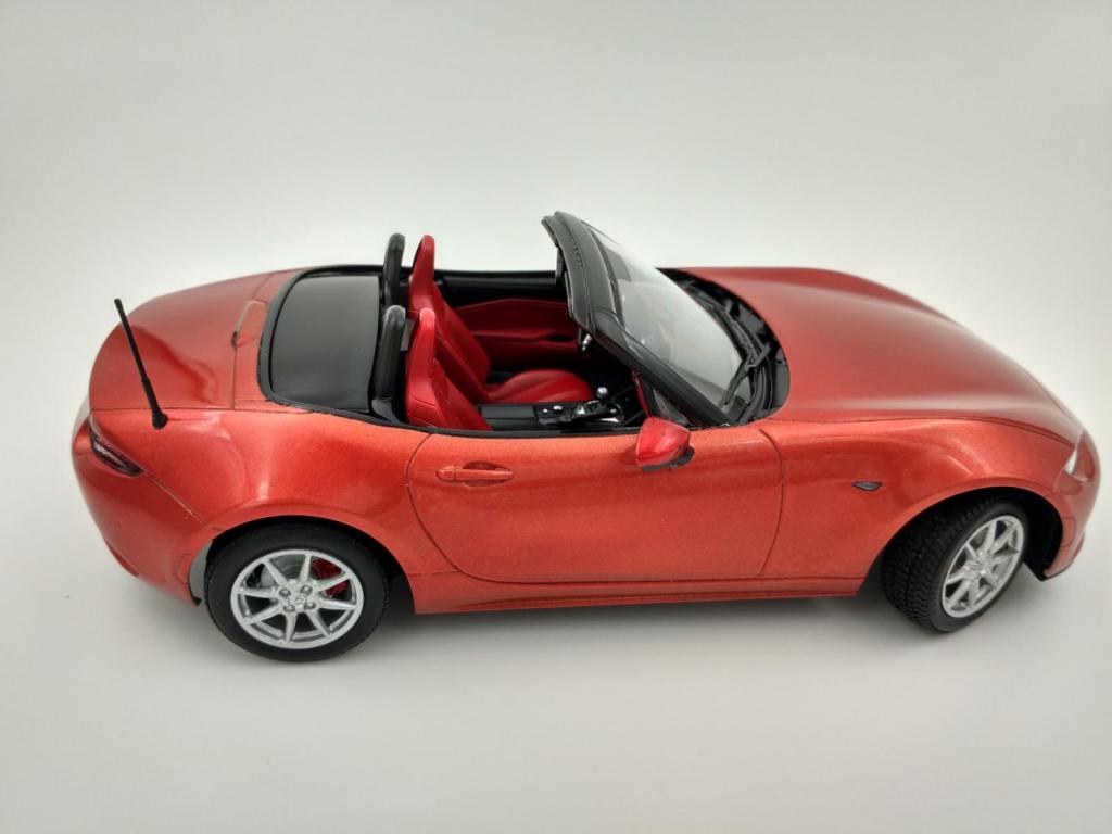 20_Mazda_MX-5_(Tamiya_24342).jpg