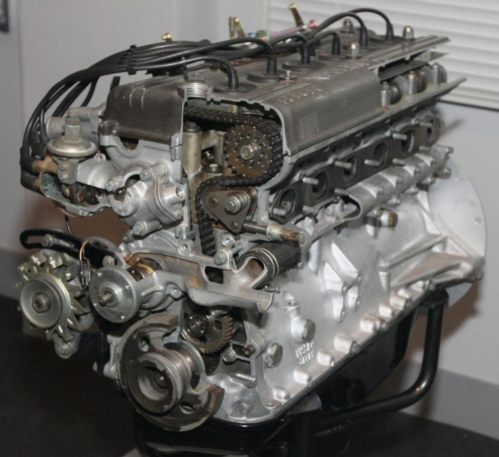 1200px-1969_Nissan_S20_engine_left.jpg