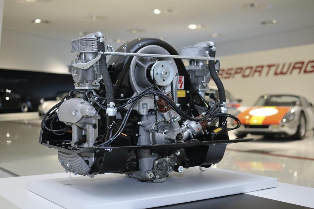 1953 Porsche 4-Cam Type 547 Engine.jpg