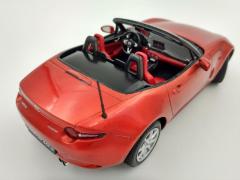 18_Mazda_MX-5_(Tamiya_24342).thumb.jpg.1b0514266f8c505faf2fb1b2571e96c4.jpg