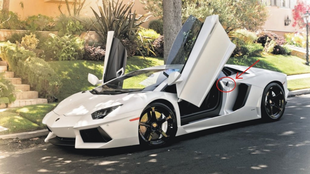 lamborghini-aventador-belaya.jpg