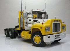 Mack R685ST