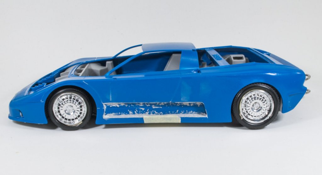 032_Bugatti_EB110.jpg