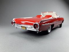 Ford Thunderbird 1962 (AMT) 1:25
