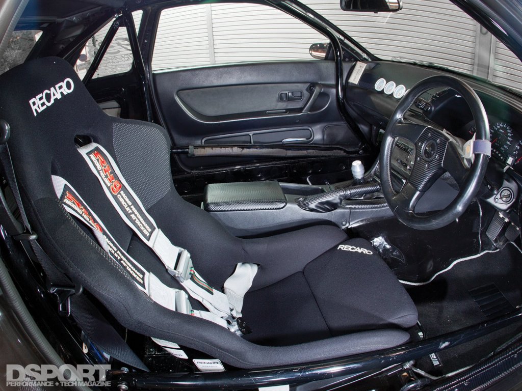145-Feat-EndlessR32-007-Interior.jpg