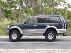 Mitsubishi Pajero 2