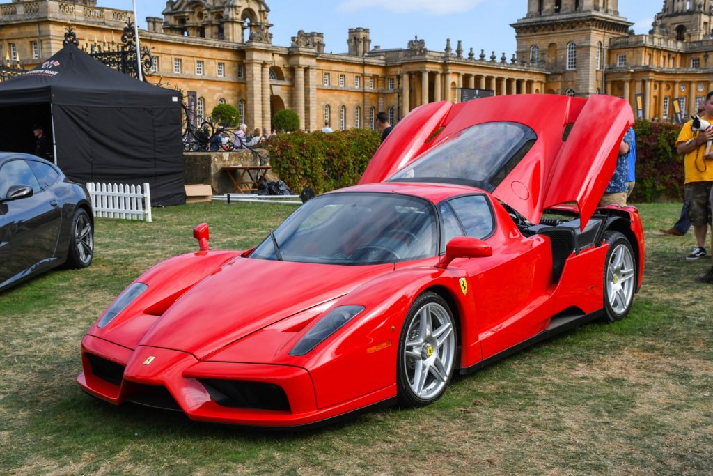 14_Ferrari_Enzo.jpg