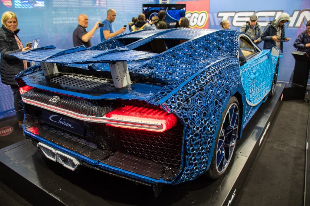 01_Bugatti_Chiron_Lego.jpg