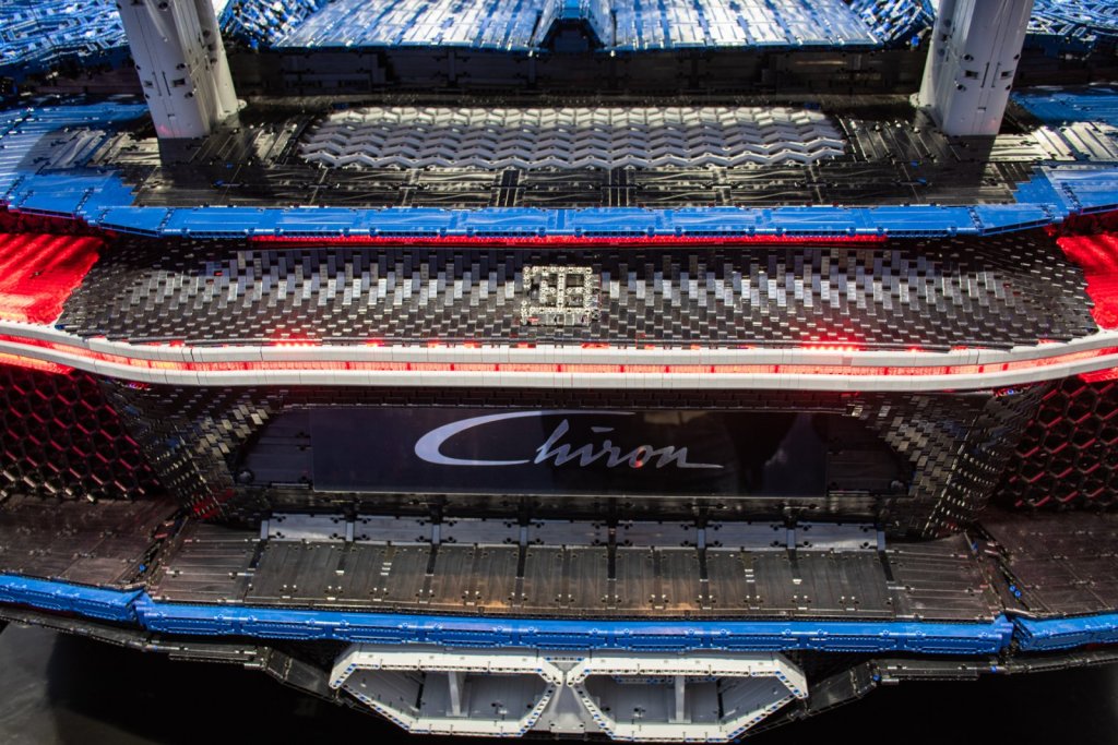 02_Bugatti_Chiron_Lego.jpg