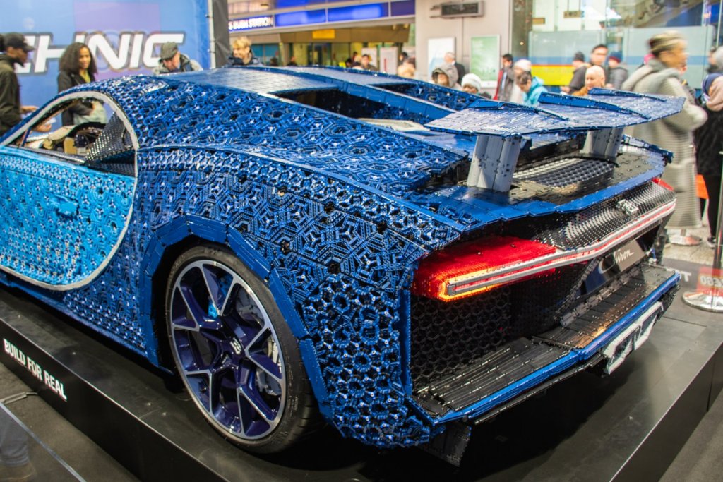 03_Bugatti_Chiron_Lego.jpg
