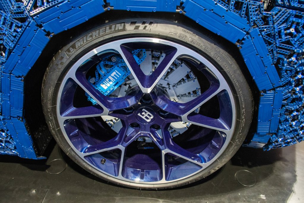 05_Bugatti_Chiron_Lego.jpg