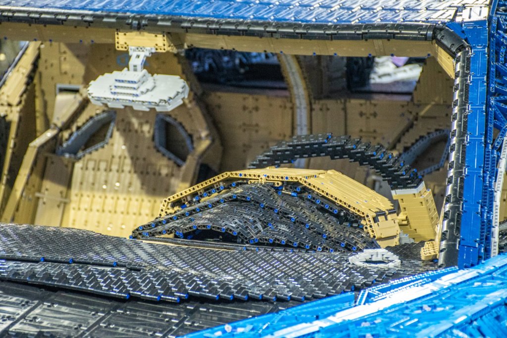 15_Bugatti_Chiron_Lego.jpg