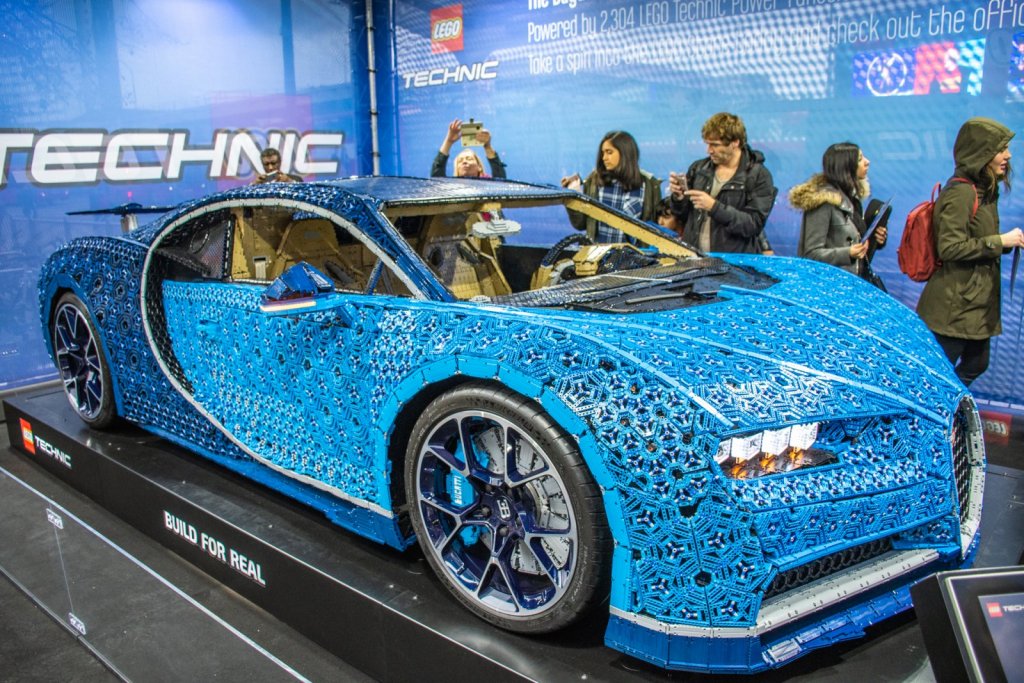 19_Bugatti_Chiron_Lego.jpg