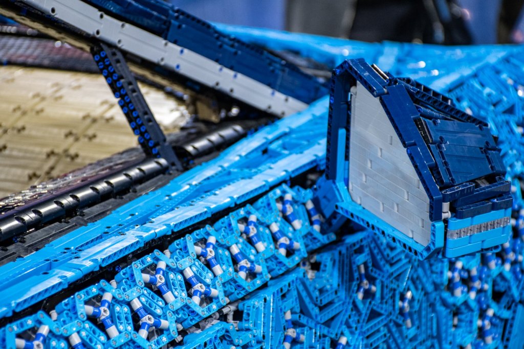 23_Bugatti_Chiron_Lego.jpg