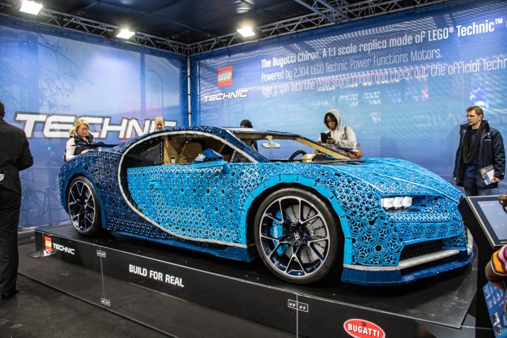 26_Bugatti_Chiron_Lego.jpg