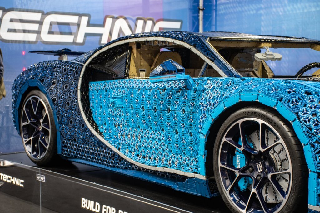 28_Bugatti_Chiron_Lego.jpg