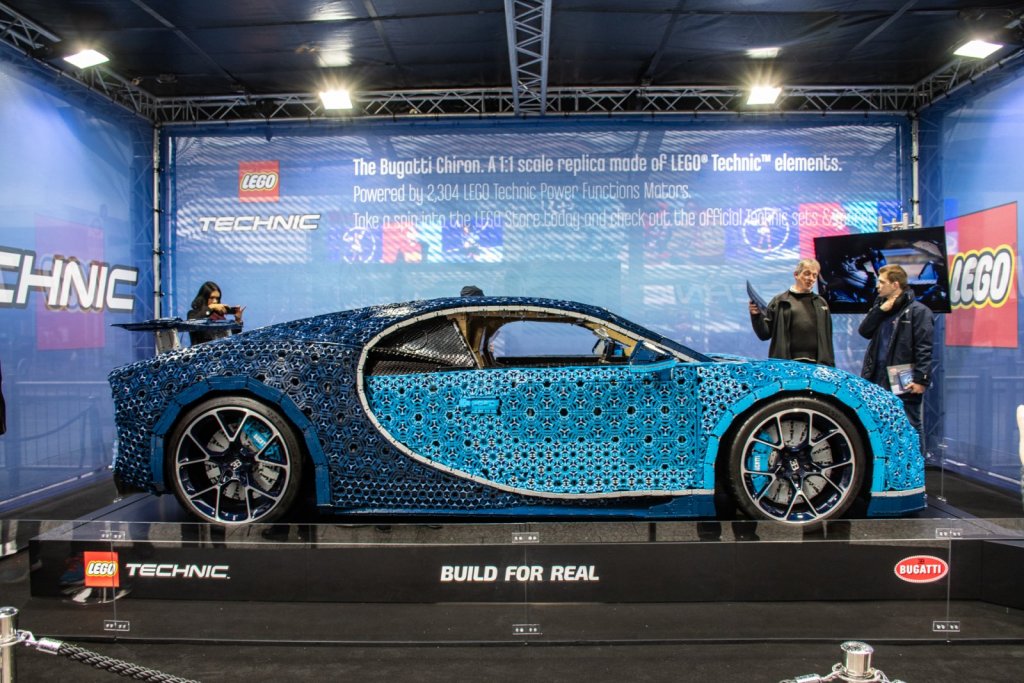 29_Bugatti_Chiron_Lego.jpg
