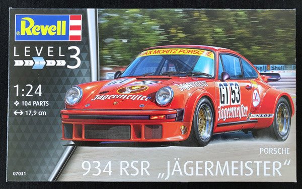 1-HN-V-Revell-Porsche-934-RSR-Jagermeister-1.24.jpg