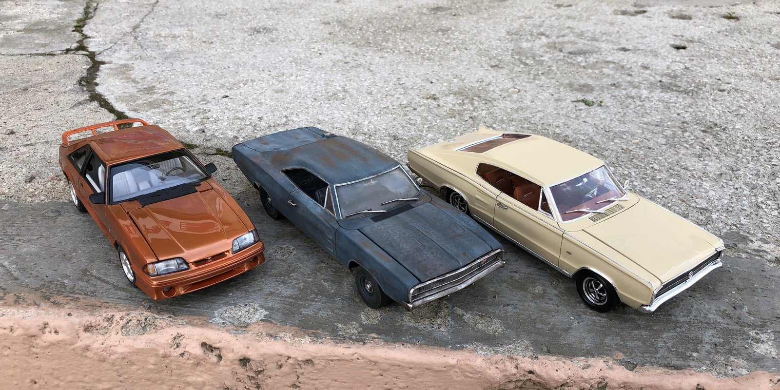 Revell Trio: 1993 Ford Mustang Cobra SVT, 1967 Dodge Charger, 1968 Dodge Charger