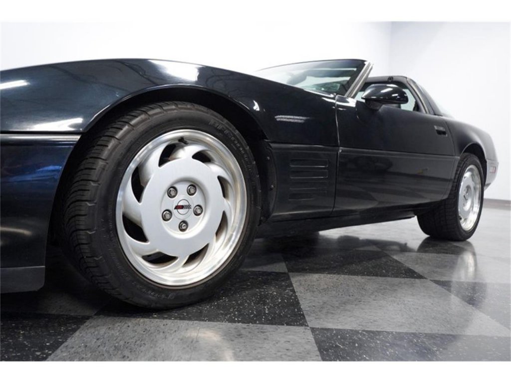 22342436-1991-chevrolet-corvette-std.jpg