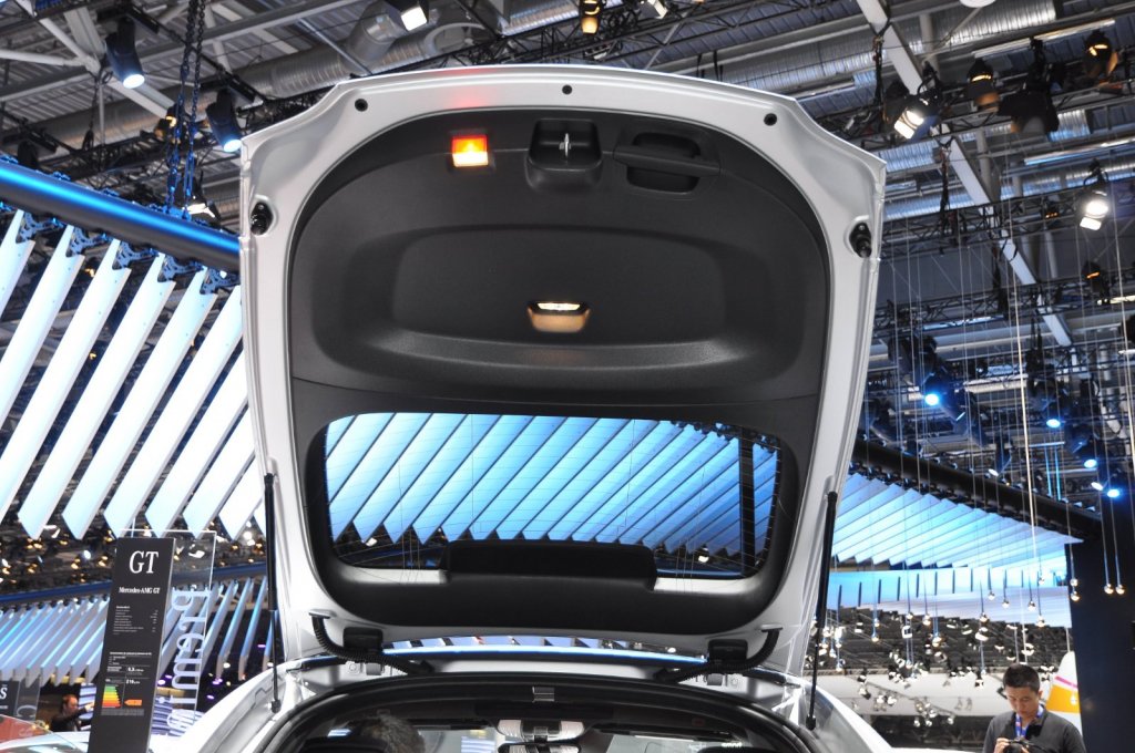 Mercedes_GT_AMG_GT-Trunk-PA14-4-(A2Mac1).jpg