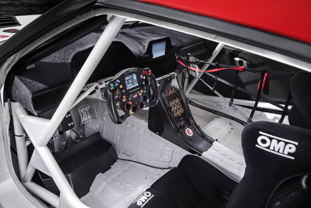 GR_Supra_Racing_Concept_Interior_Details_08_54532C3E511E53EC626645A104B04AC2CB3E8137-1500x1001.jpg