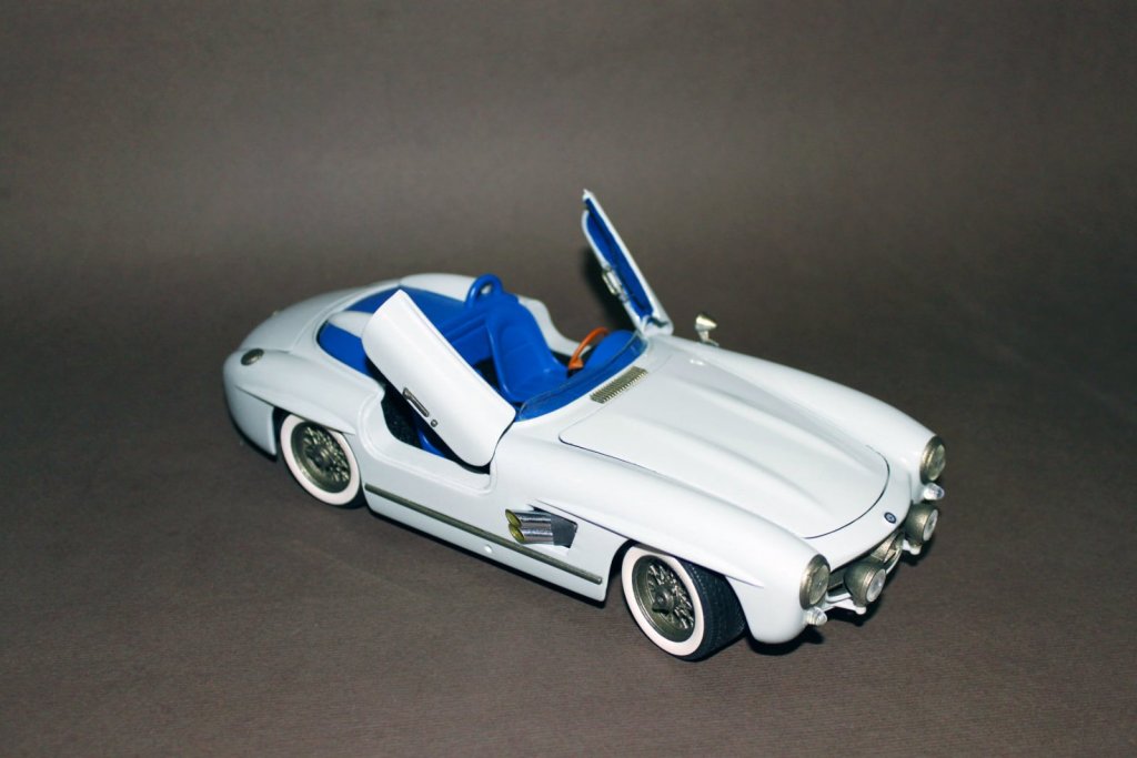 Mercedes-Benz SL300 (26).jpg