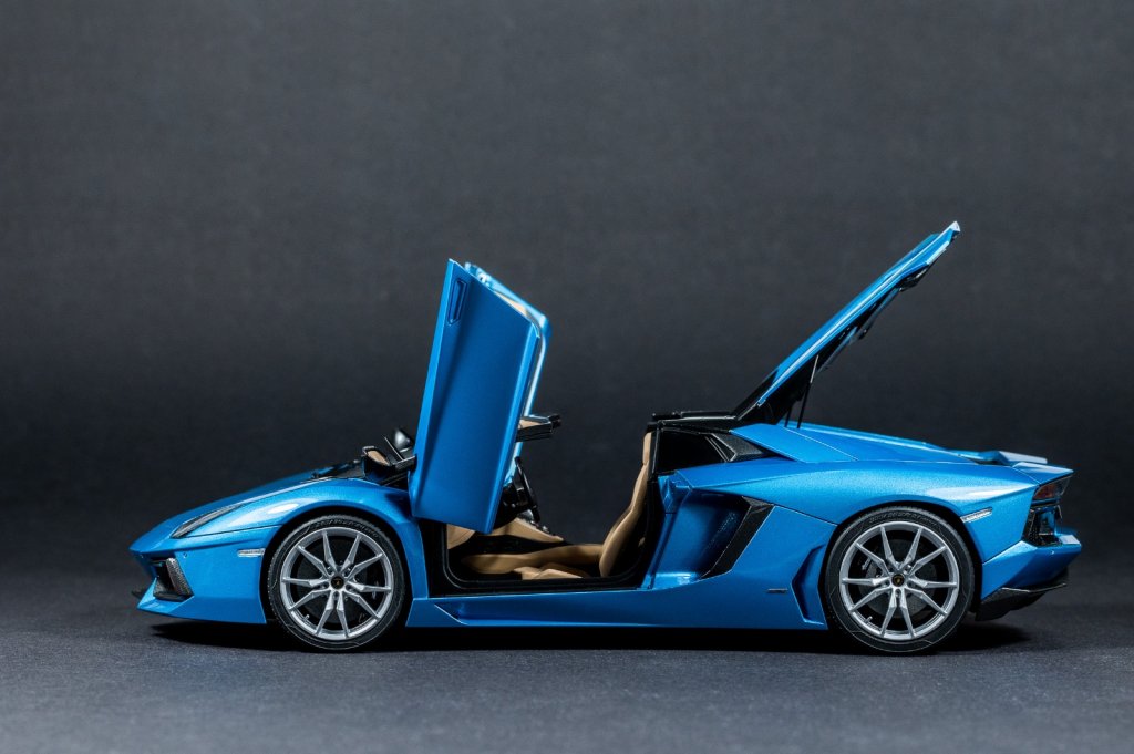 078_Lamborghini Aventador LP700-4 Roadster.jpg