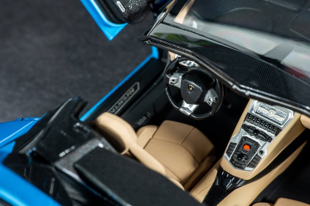 085_Lamborghini Aventador LP700-4 Roadster.jpg