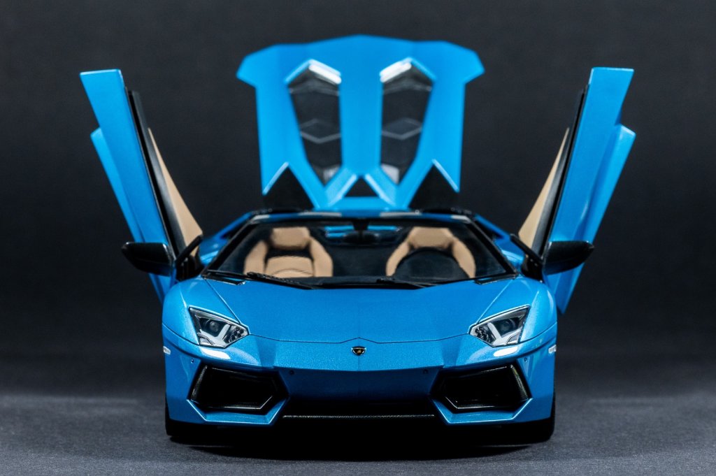 076_Lamborghini Aventador LP700-4 Roadster.jpg