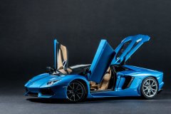 077_Lamborghini Aventador LP700-4 Roadster.jpg