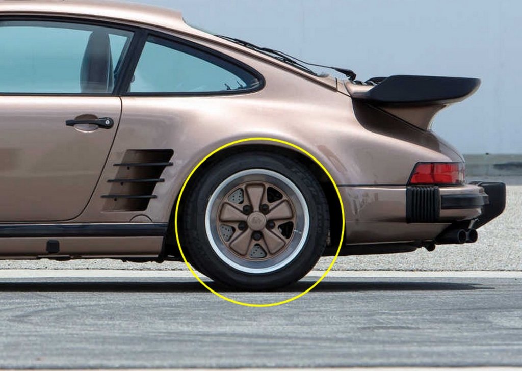 porsche_911_turbo_3.3_flachbau_coupe_4.jpg