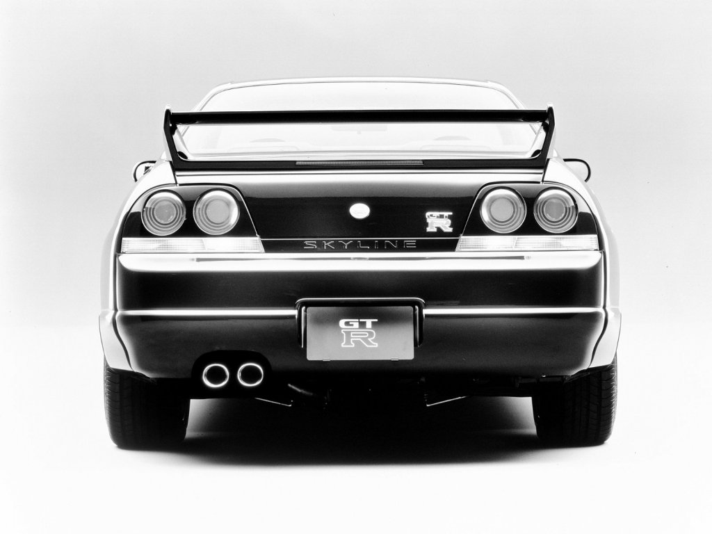 nissan_skyline_gt-r_8.jpg