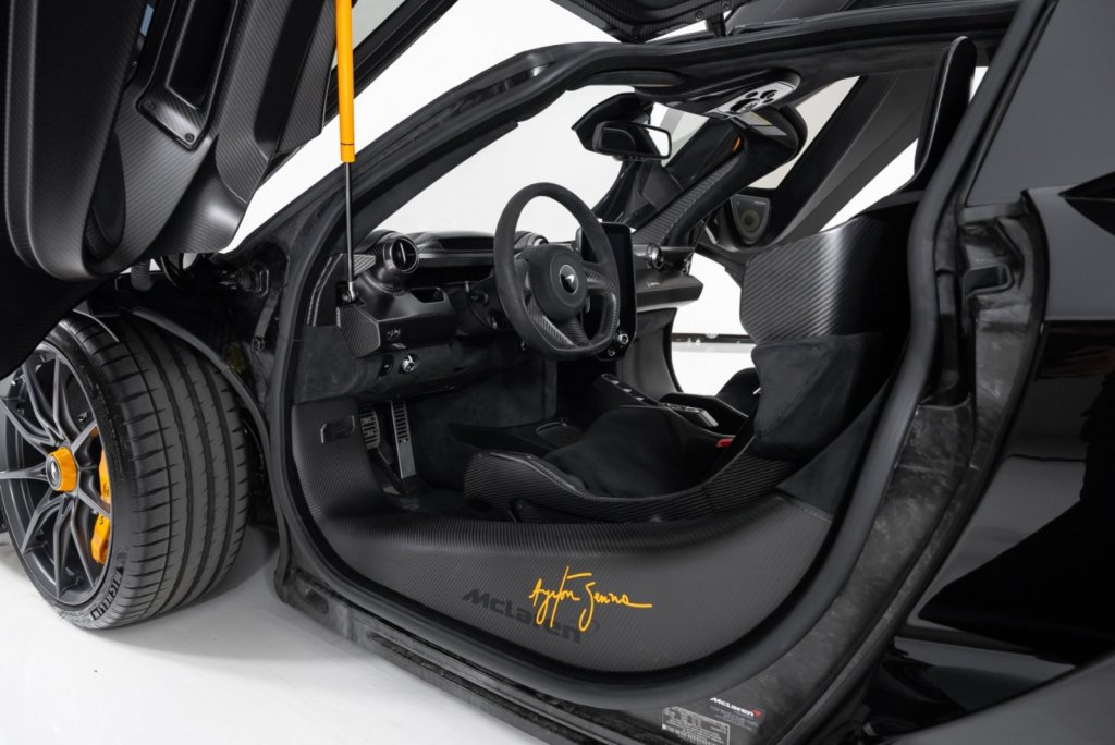 Used-2019-McLaren-Senna-1672447691 08.jpg