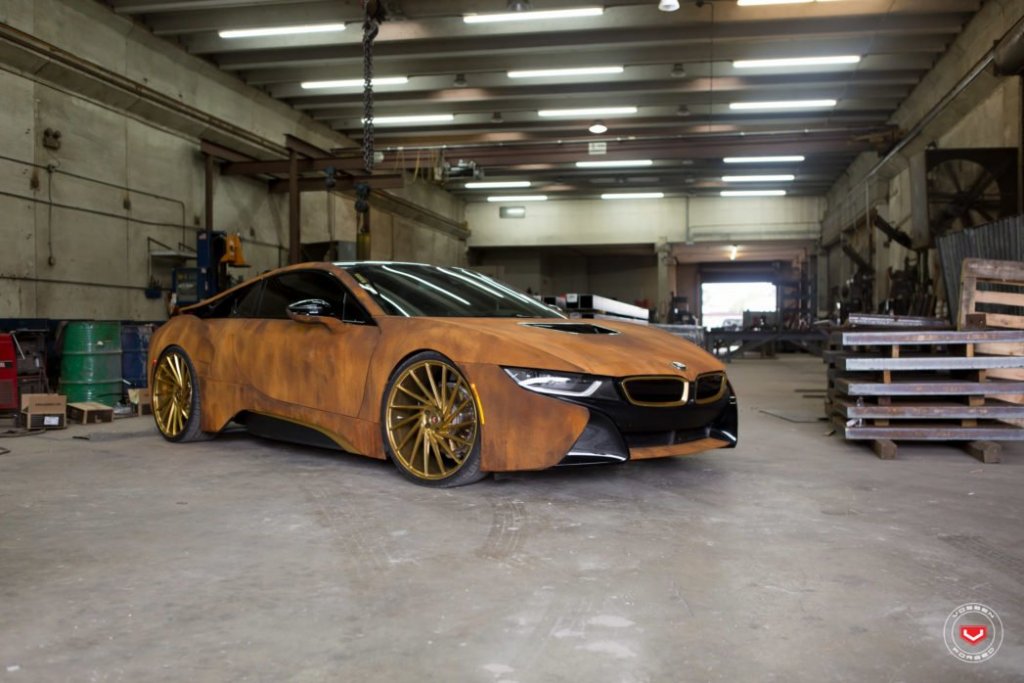 BMW_i8_VPS-305T_a2d1ba52-1047x698.jpg