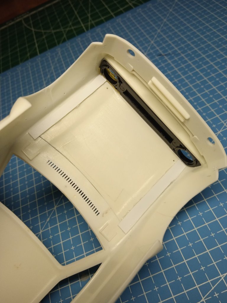 упоры капота.jpg