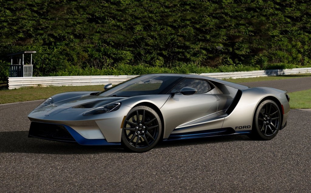 2022-ford-gt-lm-edition-front-in-blue-1664914314.jpg