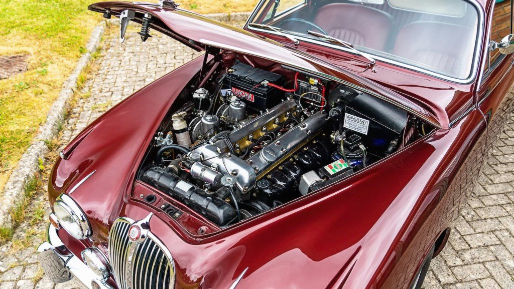 1961-Jaguar-MKII-3.8L-111-jpg.jpg