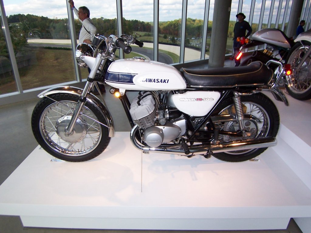 1969_Kawasaki_500_H1_MachIII.jpg