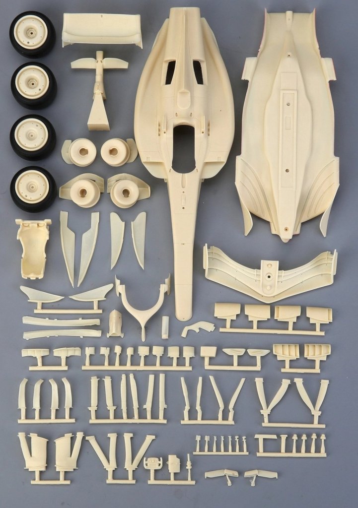 1_20_scale_model_car_kit_Ferrari_SF24_Alpha_Model_1773041109088_1.jpg
