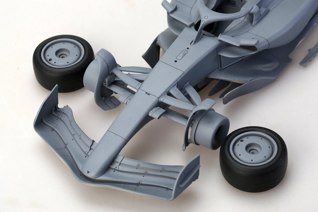1_20_scale_model_car_kit_Ferrari_SF24_Alpha_Model_1773041109088_16.jpg