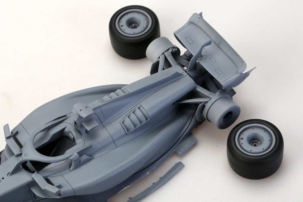1_20_scale_model_car_kit_Ferrari_SF24_Alpha_Model_1773041109088_17.jpg
