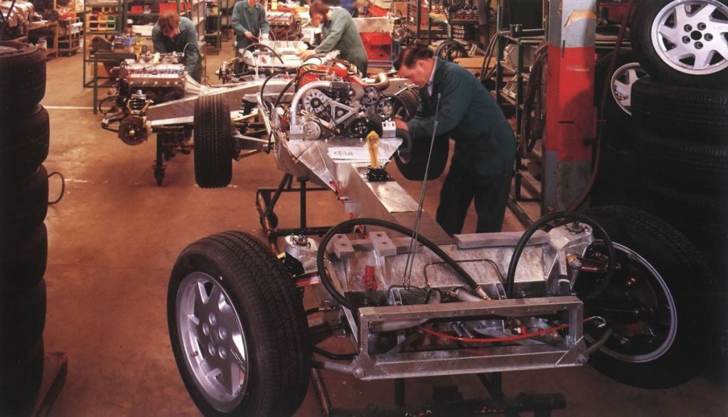 Lotus_Esprit_Turbo_Chassis.jpg